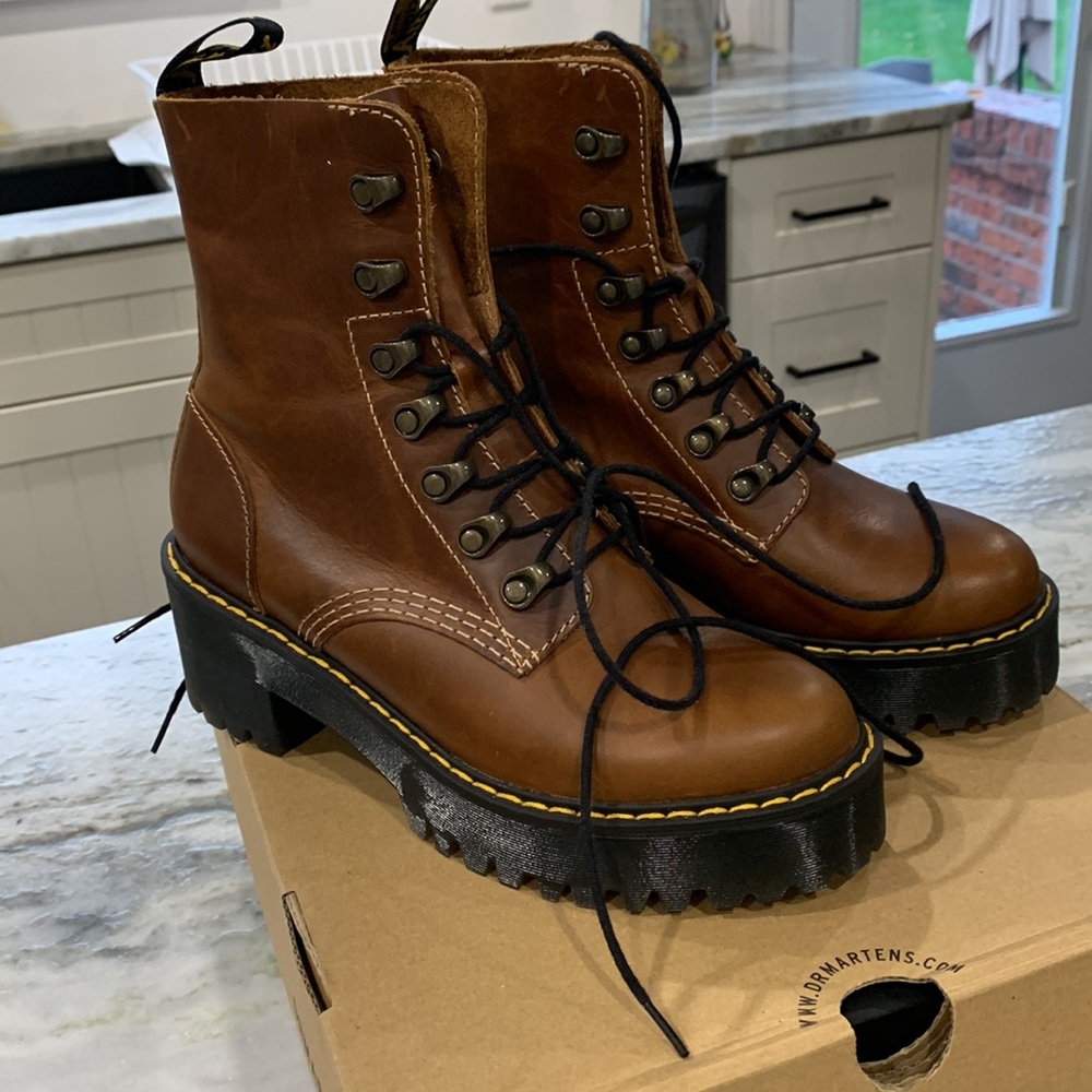 Dr martens Leona boots